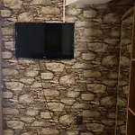 Apartment Boutique & Artistic 3 Bedroom Apartment. *