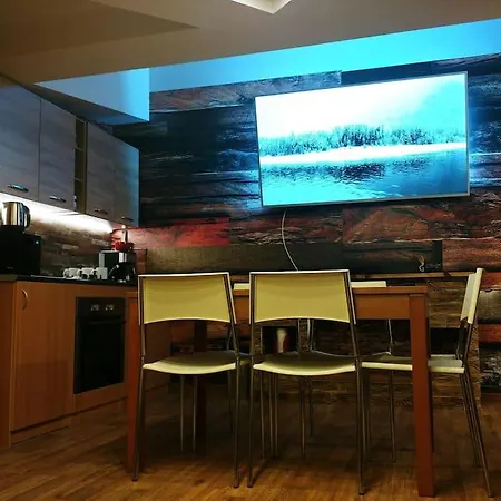 Boutique & Artistic 3 Bedroom Apartment. Pamporovo