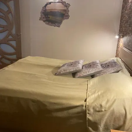 Apartment Boutique & Artistic 3 Bedroom Apartment.
