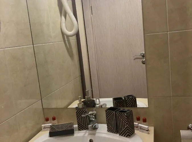 Boutique & Artistic 3 Bedroom Apartment.