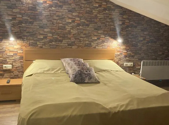 Boutique & Artistic 3 Bedroom Apartment. * Pamporovo