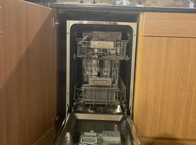 Boutique & Artistic 3 Bedroom Apartment. Apartment